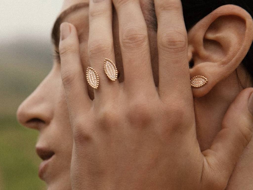Foto: Reprodução/Instagram @carlaamorim_. Clique na imagem e confira mais peças da designer!
