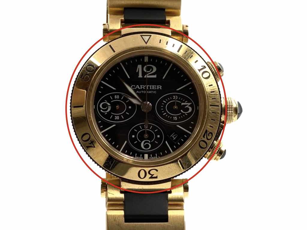 Mostradores de relógios autênticos Cartier possuem vidros à prova de riscos. Clique na imagem e confira mais modelos! 
