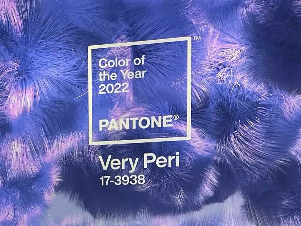 Very Peri, a cor do ano de 2022. (Foto: Reprodução/Instagram @pantone)