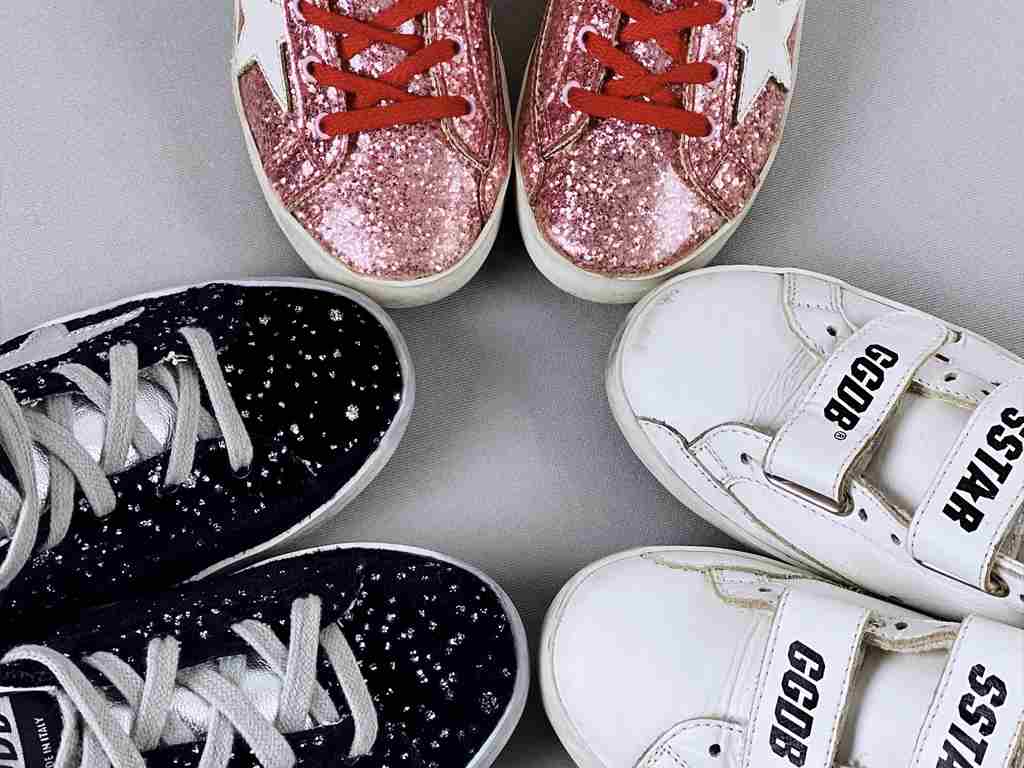Clique na imagem e confira modelos de tênis Golden Goose com descontos incríveis!