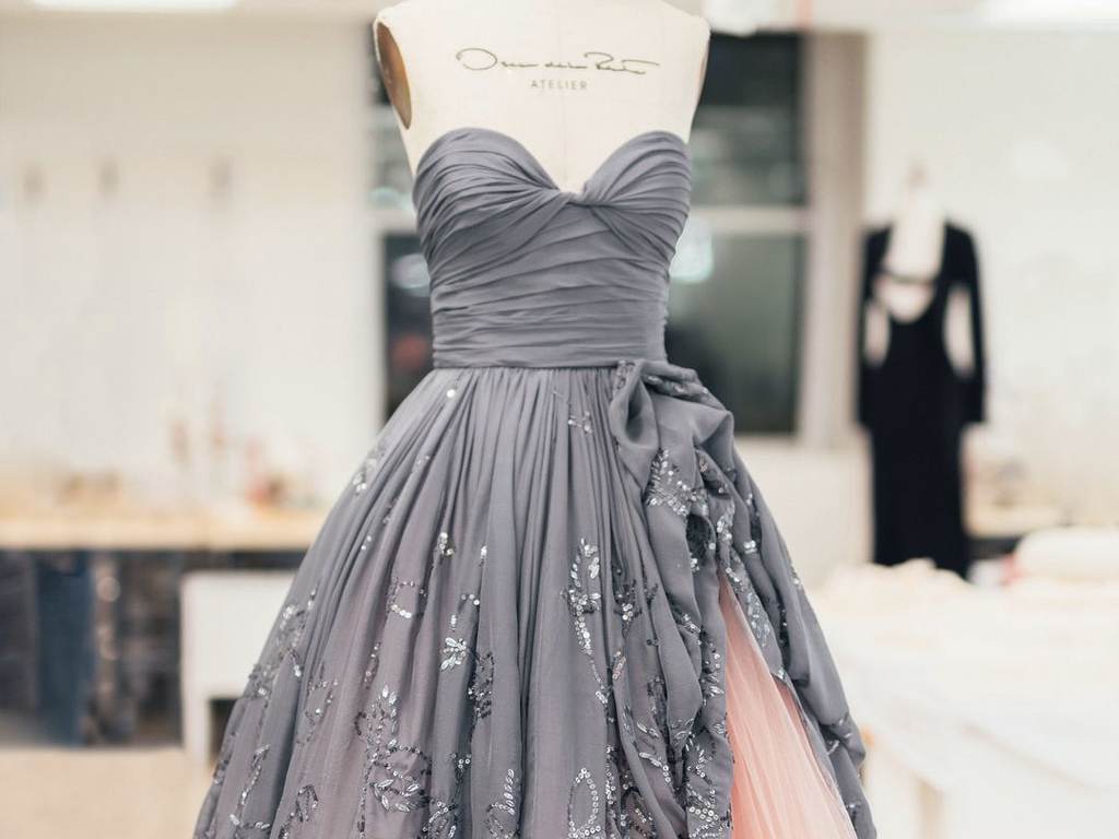 Trajes de Alta-Costura podem levar de 150 a 1.000 horas para serem criados. (Foto: Reprodução/Instagram @oscardelarenta)