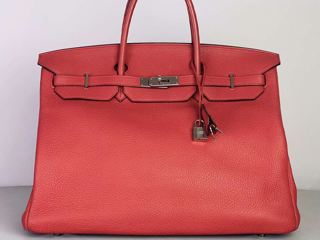 Bolsa Hermès Birkin. Clique na imagem e confira mais modelos de bolsa de luxo para presentear sua mãe!
