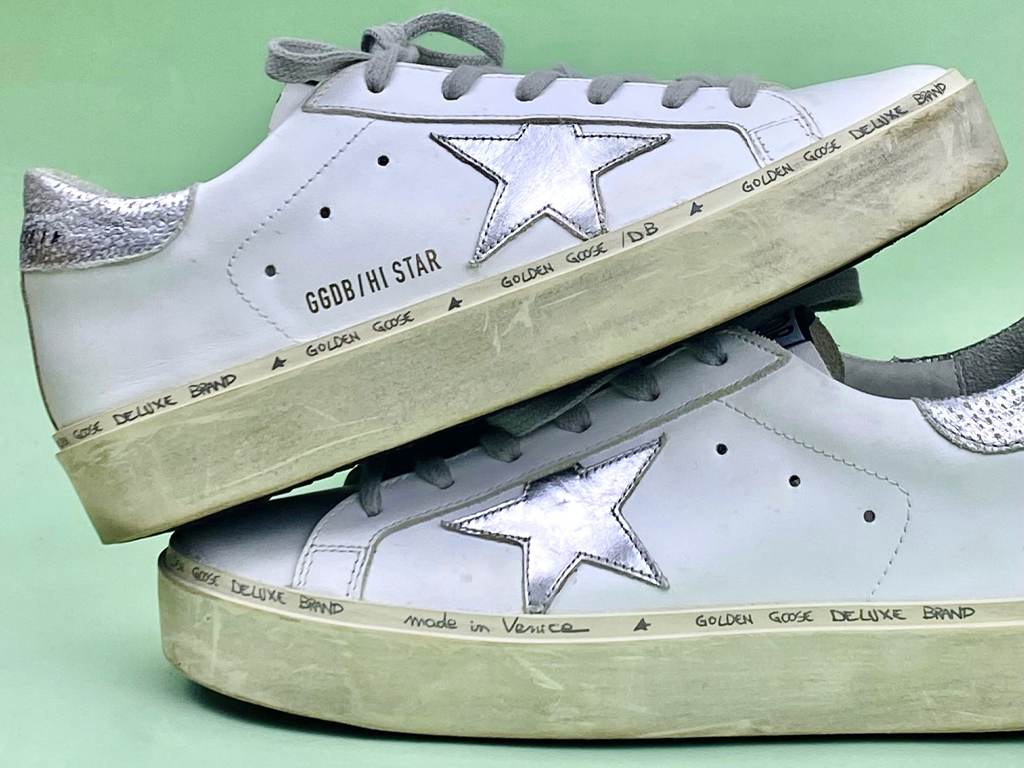 Tênis Super-Star Golden Goose. Clique na imagem e confira mais opções de sapatos para presentear sua mãe!