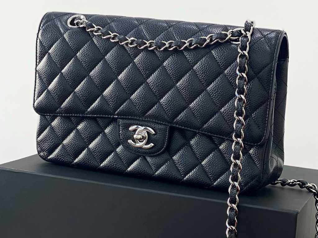 Bolsa Chanel Double Flap. Clique na imagem e confira mais modelos de bolsa!