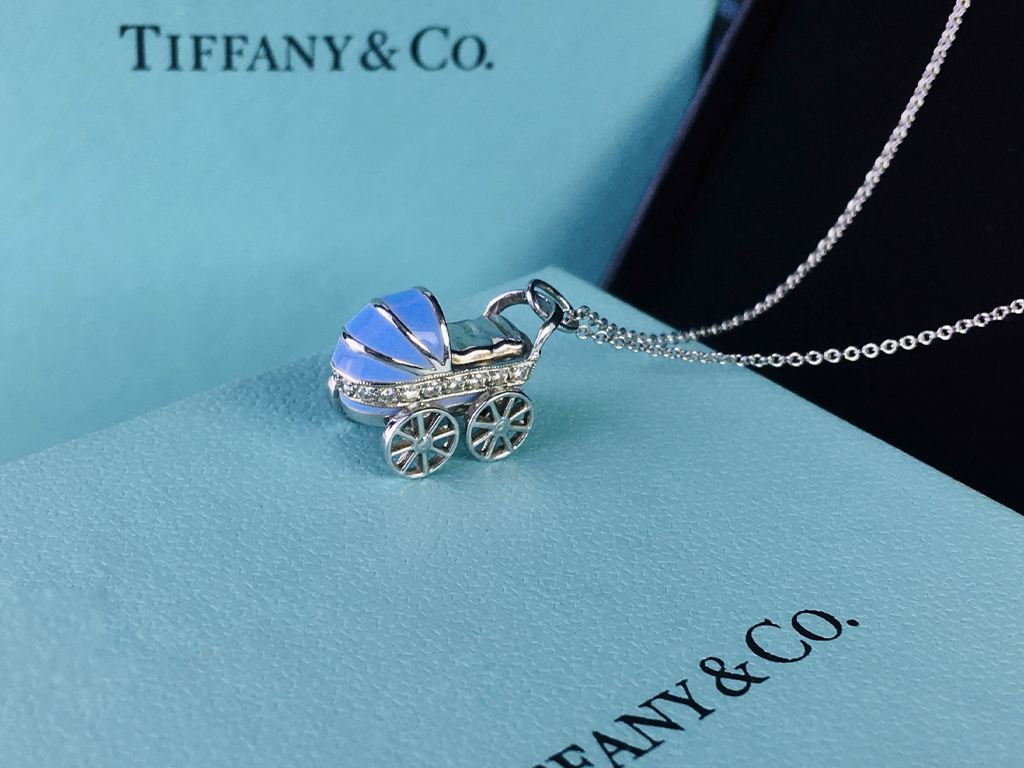 Clique na imagem e confira os modelos icônicos de jóias Tiffany&Co!