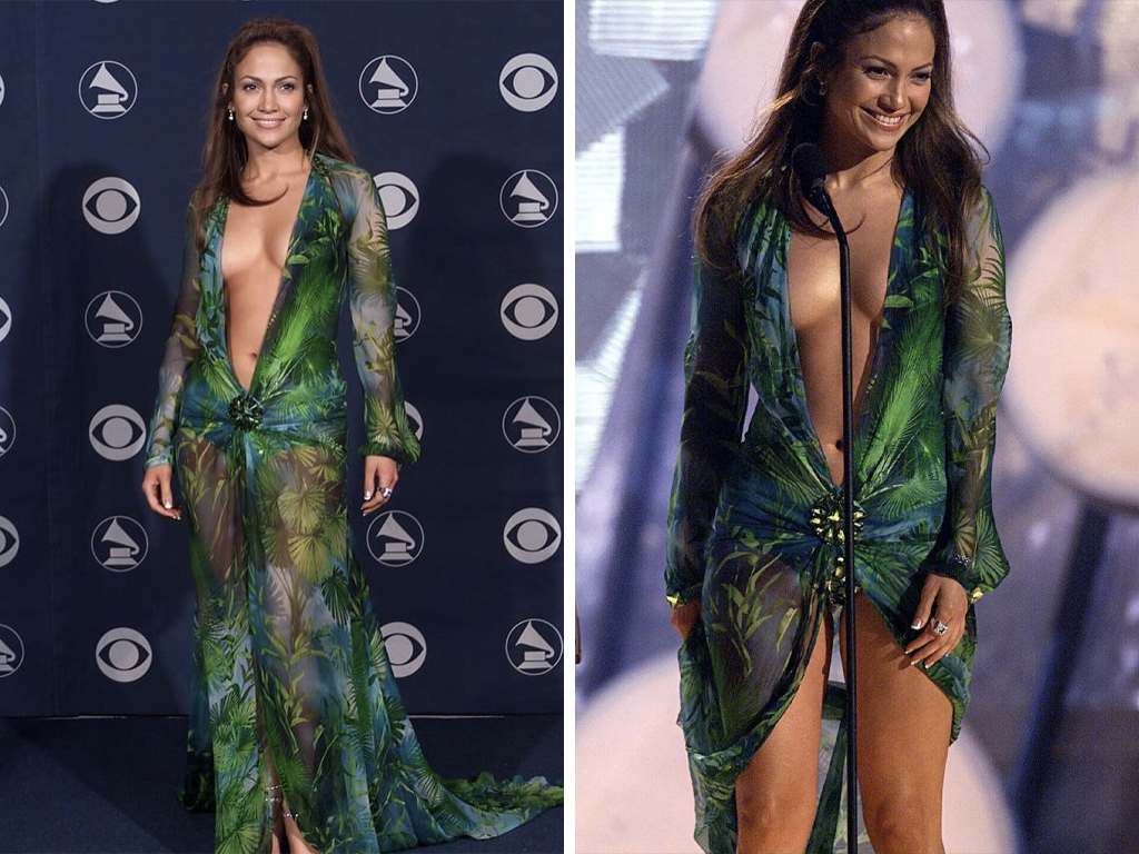 Jennifer Lopez usando o vestido Versace no Grammy em 2000 que foi responsável pela criação do Google Images. Clique na imagem e confira criações da marca! (Foto 1: Reprodução/Instagram @popsugar; Foto 2: Reprodução/Instagram @jlodolly)