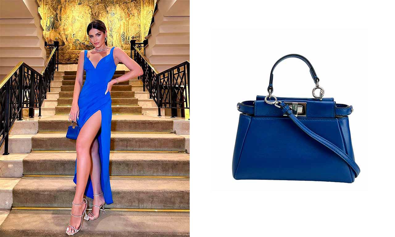 Montagem com duas imagens:  a primeira da influenciadora de moda Thassia Naves usando bolsa azul em um look de festa e a segunda da  Bolsa com Alça Fendi Micro Peekaboo Couro Azul.