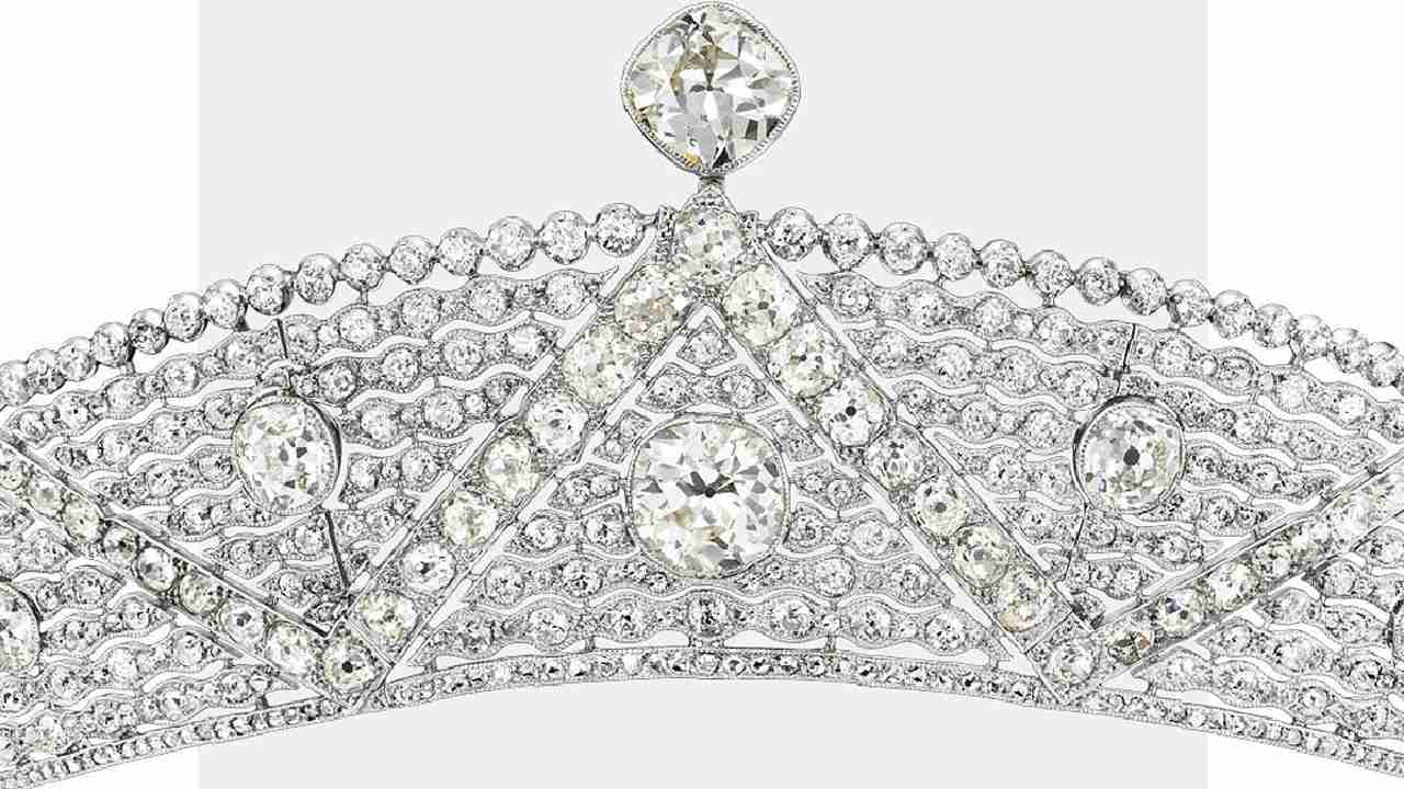Coroa de platina e diamantes Cartier. Clique na imagem e confira criações da marca! (Foto: Reprodução/Instagram @cartier)