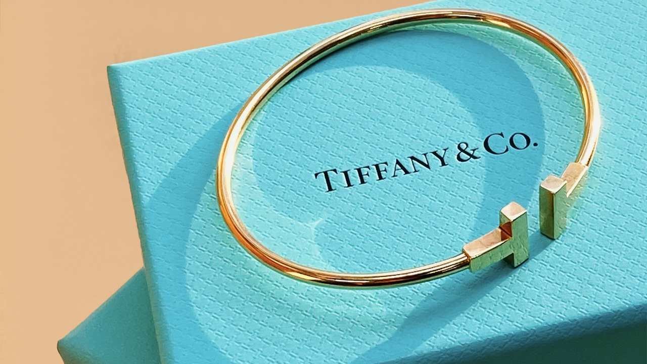 Clique na imagem e confira uma seleção com peças incríveis Tiffany & Co.