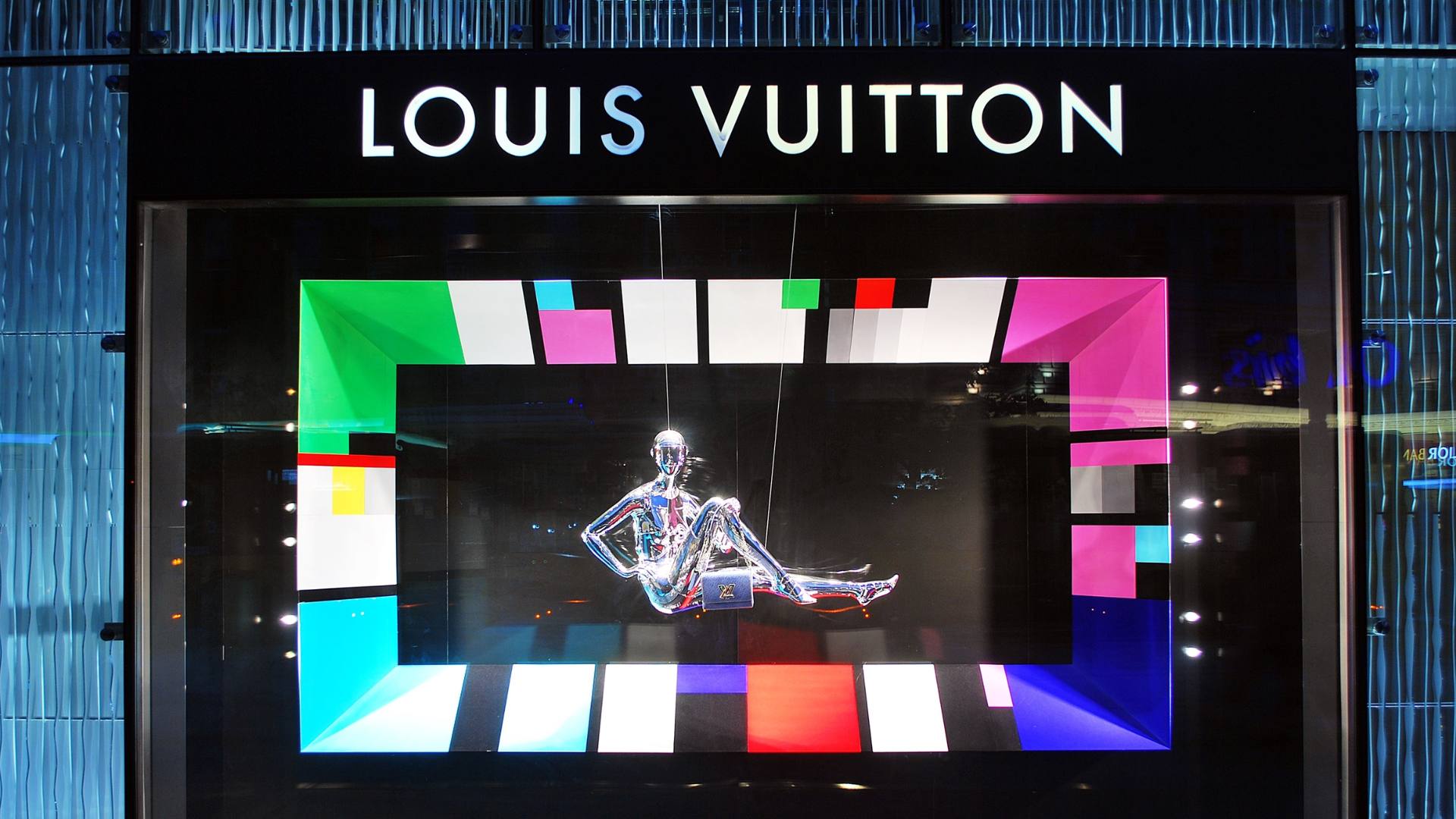 As top 5 fachadas mais incríveis da Louis Vuitton