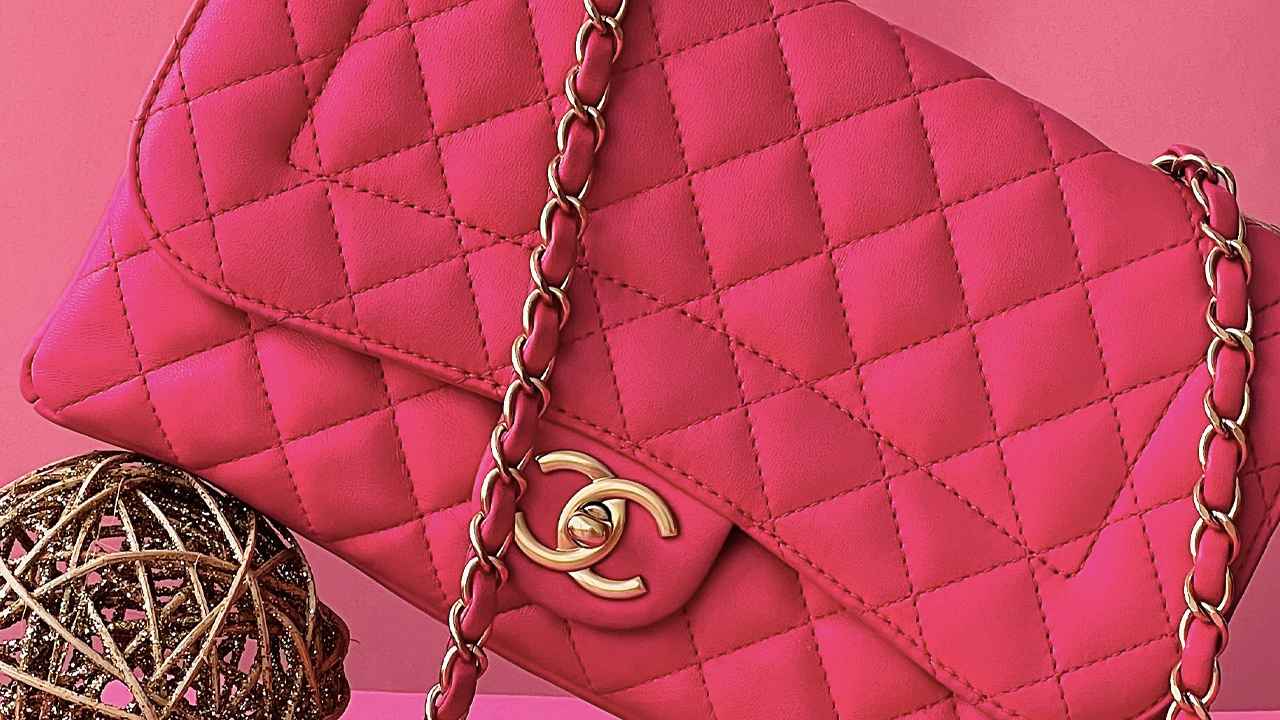 Bolsa Chanel Double Flap. Clique na imagem e confira mais modelos de bolsa Chanel!