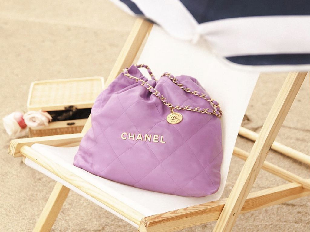 Bolsa Chanel 22 lilás