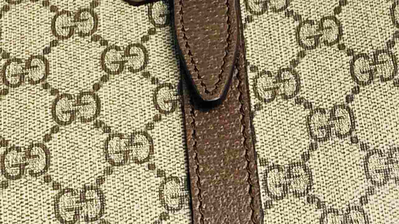 O logo da Gucci é uma homenagem à seu fundador. Clique na imagem e confira mais criações da marca!