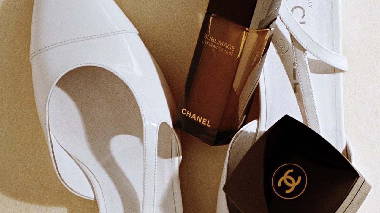 Artigos da linha Chanel Beauty. Clique na imagem e confira mais criações da marca! (Foto: Reprodução/Instagram @chanel.beauty)