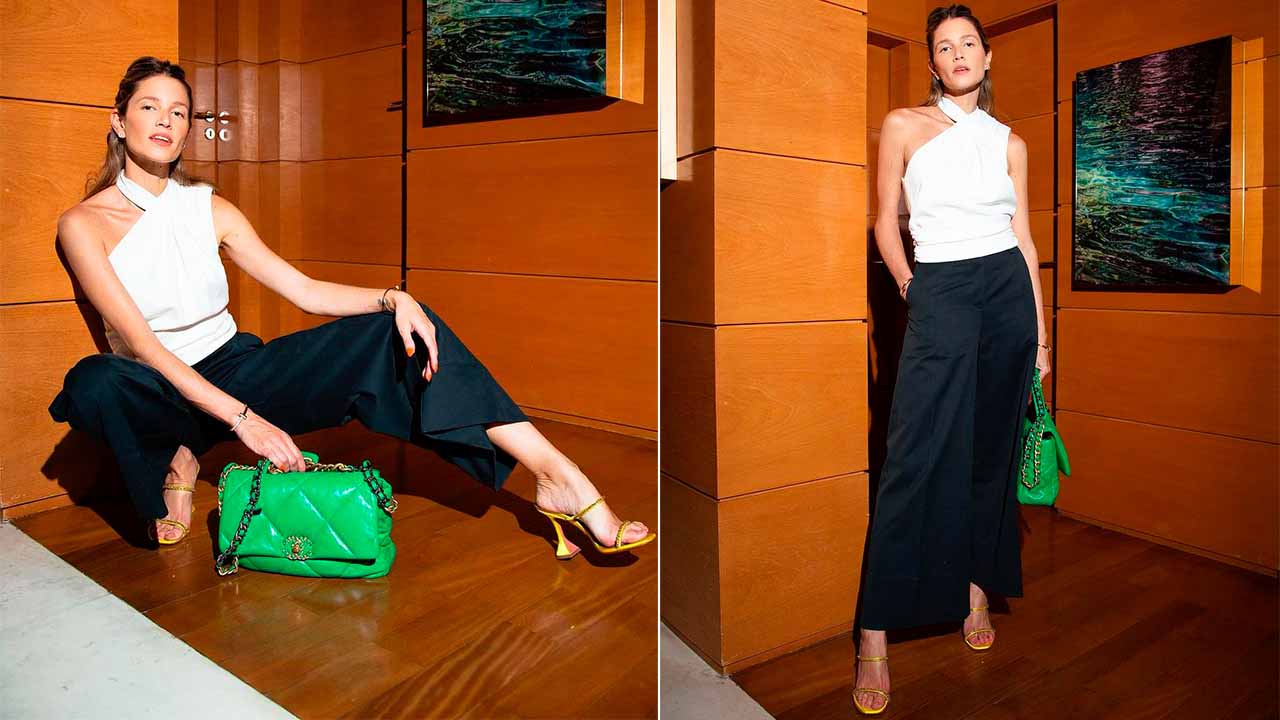 Montagem com mulher usando bolsa Chanel 19 e sandália.