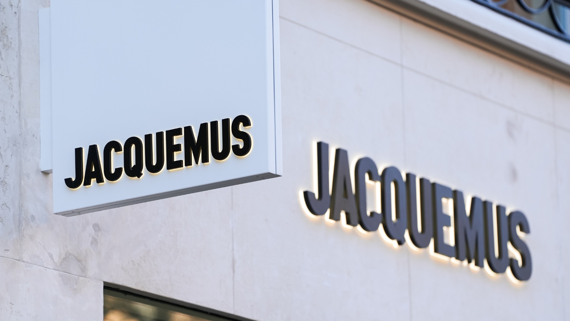 Jacquemus lança nova experiência imersiva