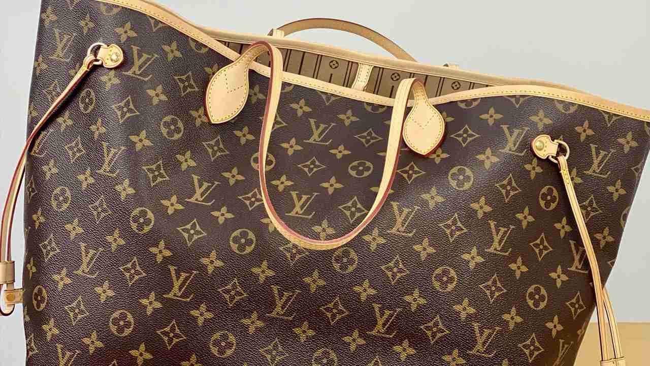 Bolsa Louis Vuitton Neverfull. Clique na imagem e confira mais modelos de Tote Bags!