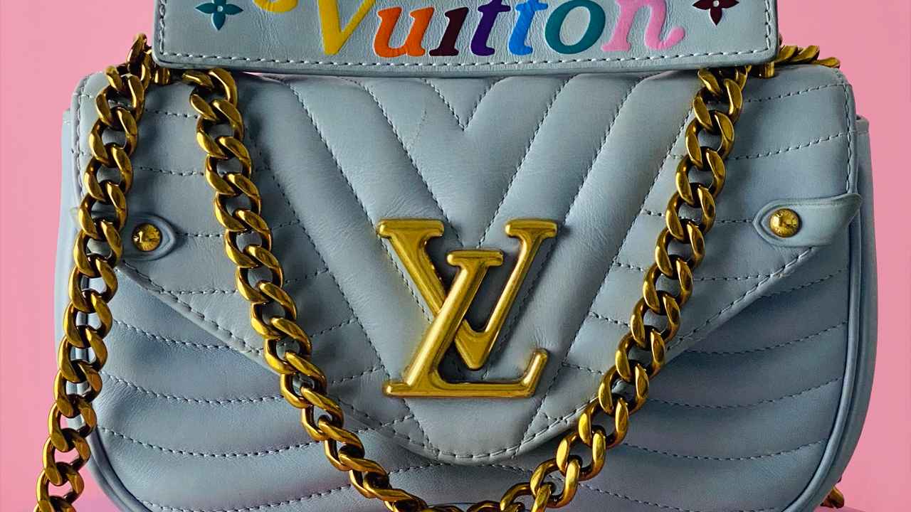Bolsa Louis Vuitton New Wave. Clique na imagem e confira mais criações da marca!