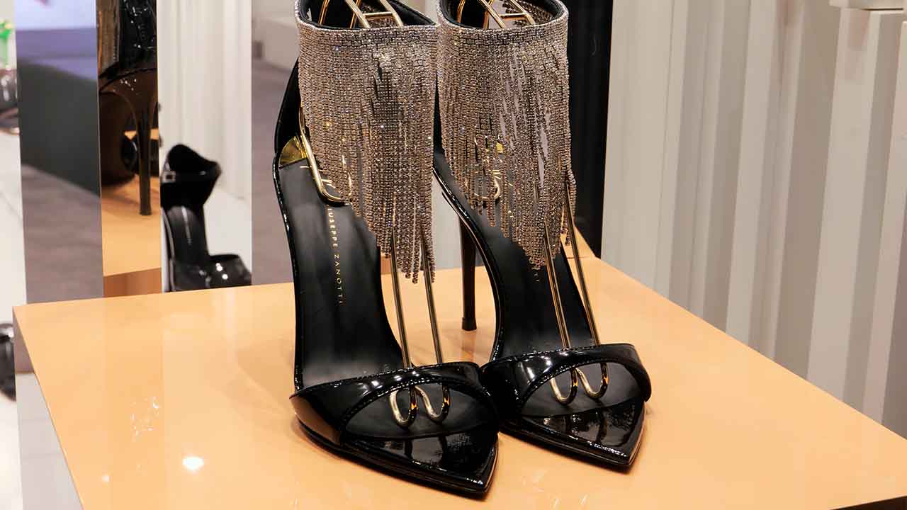 Giuseppe Zanotti: Sapatos de Luxo para Homens e Mulheres