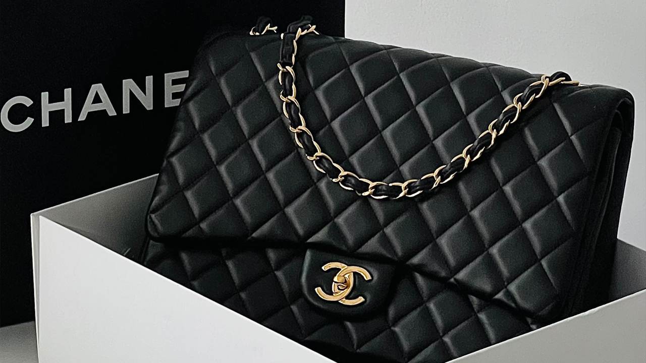Bolsa Chanel Double Flap. Clique na imagem e confira mais bolsas best sellers na Super Sale!