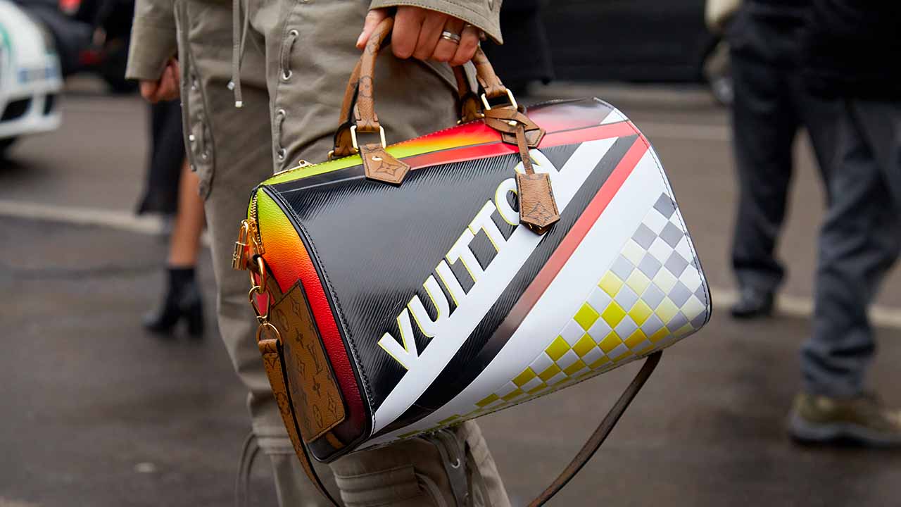 Louis Vuitton lança bolsa de avião mais cara que… um avião de