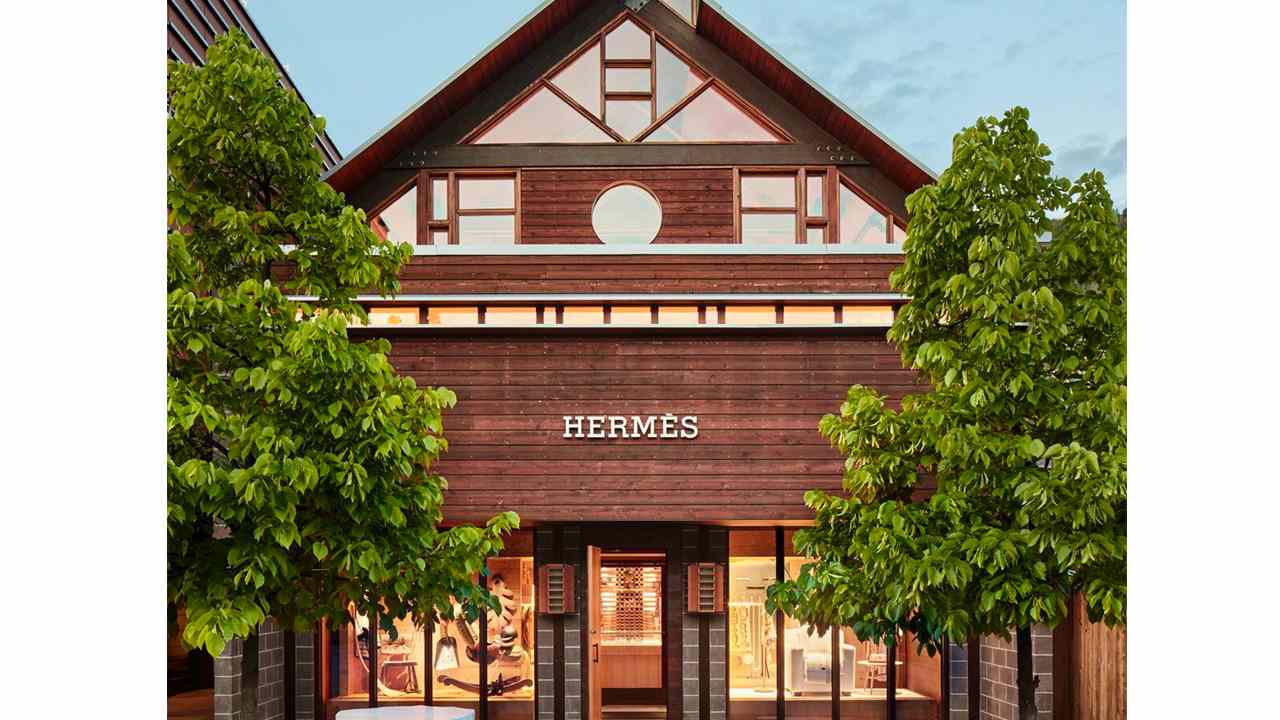 Loja da Hermès em Aspen. Clique na imagem e confira criações da marca! (Foto: Reprodução/FashionNetwork.com)
