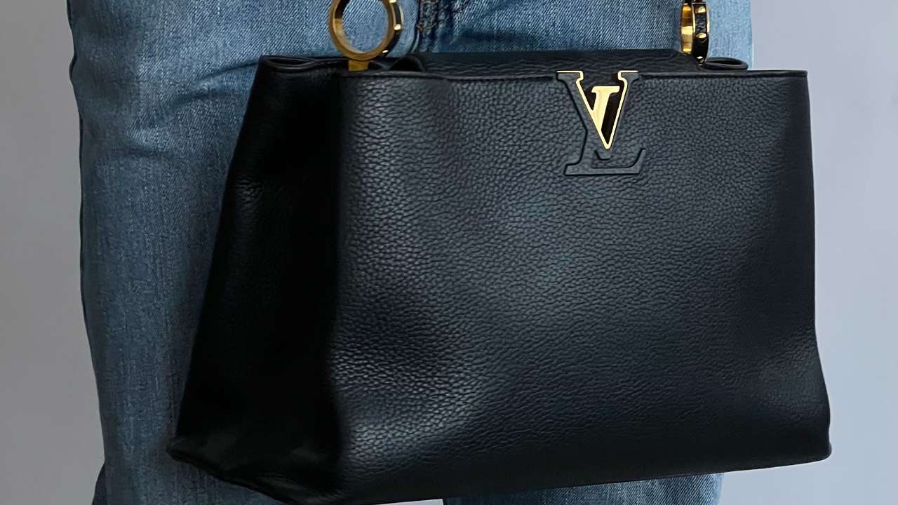 Bolsa Louis Vuitton Capucines. Clique na imagem e confira mais modelos de It Bags no Etiqueta Única!