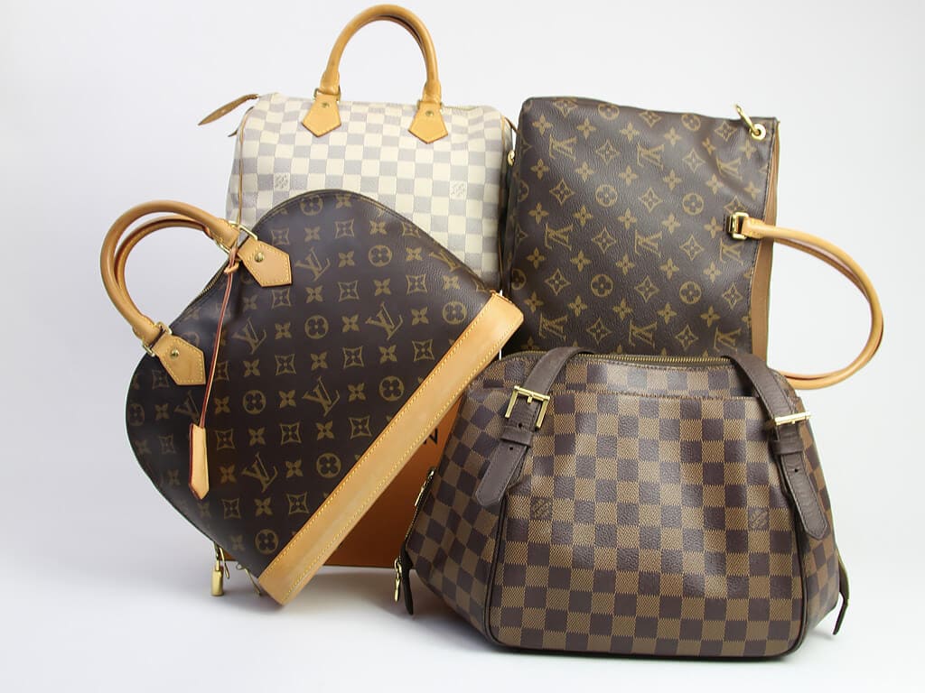 Necessaire Preta Quadriculada Louis Vuitton Feminina/ Masculina