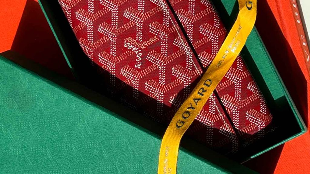 Goyard: O Luxo Discreto em Tempos de Logotipos Expressivos - Etiqueta Unica