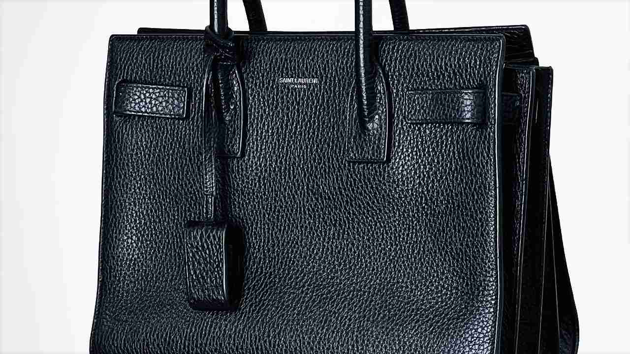 Bolsa Saint Laurent Sac de Jour. Clique na imagem e confira mais bolsas pretas no Black Month!