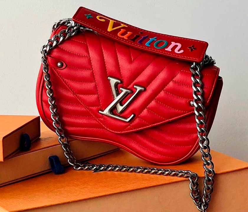 A New Wave é uma das bolsas coloridas da Louis Vuitton mais famosas.