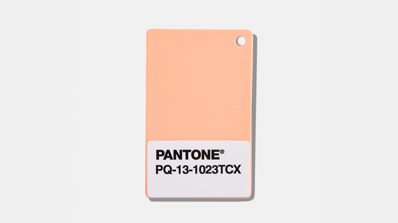 Pantone 13-1023 Peach Fuzz, a cor do ano de 2024. (Foto: Reprodução/Pantone.com.br)