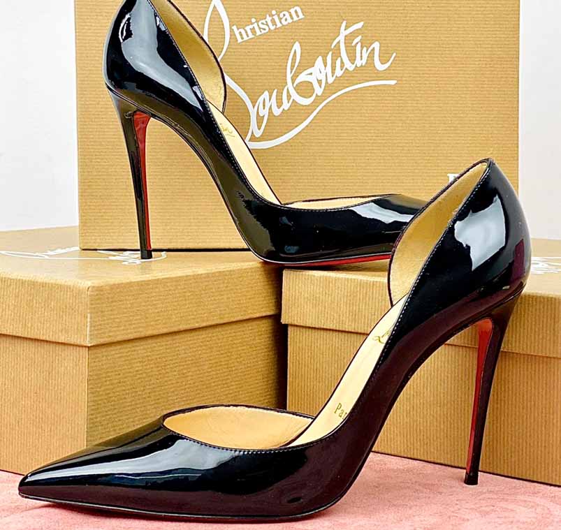 Foto de Scarpin Christian Louboutin uma das melhores marcas de sapatos do mundo.
