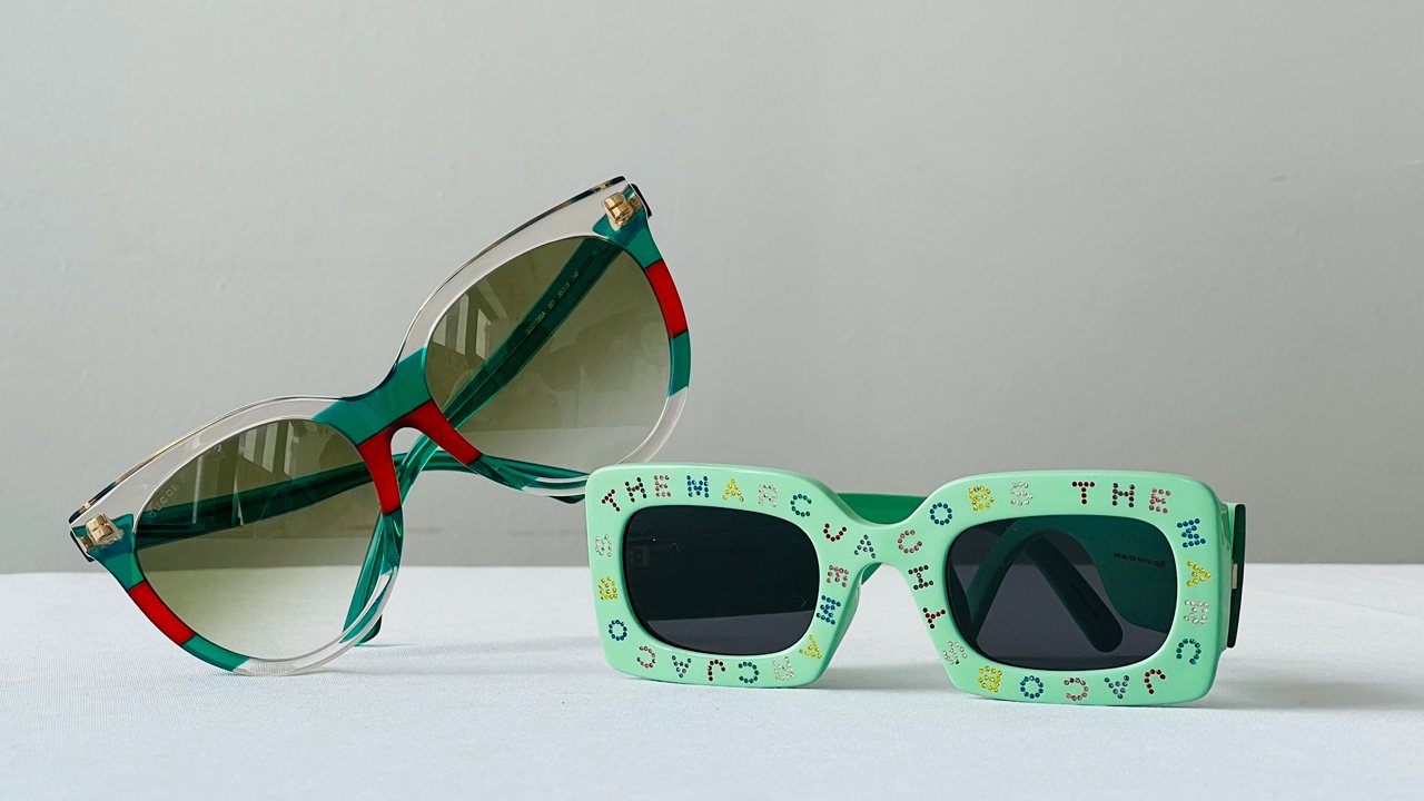 Óculos de sol Gucci e Marc Jacobs. Clique na imagem e confira peças similares!