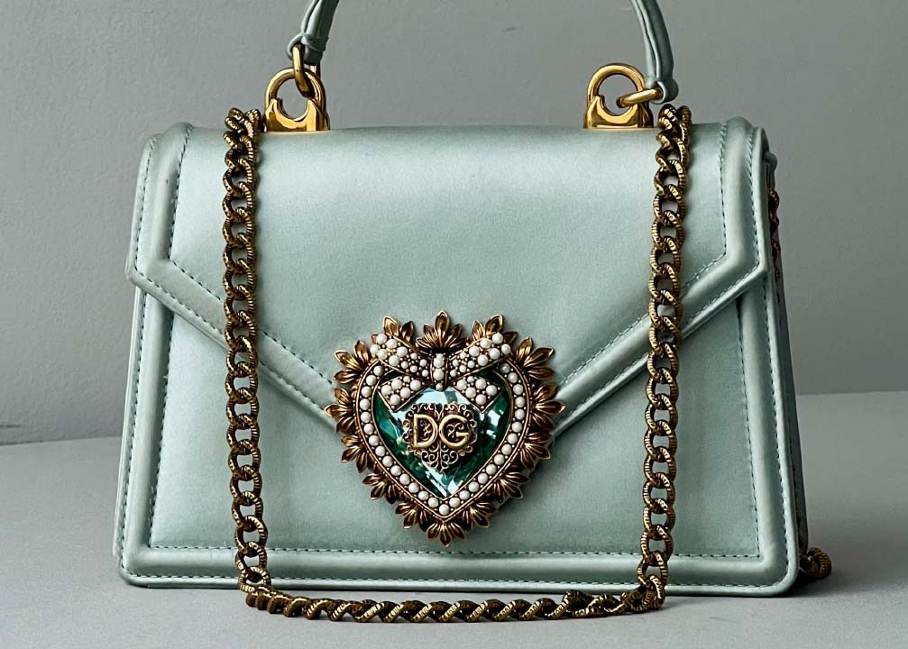 Foto do Modelo Devotion da Dolce e Gabbana, umas das candy colors bags de luxo.