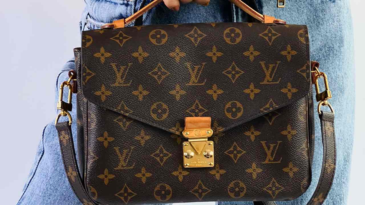 Bolsa Louis Vuitton Pochette Metis. Clique na imagem e confira mais modelos da marca!