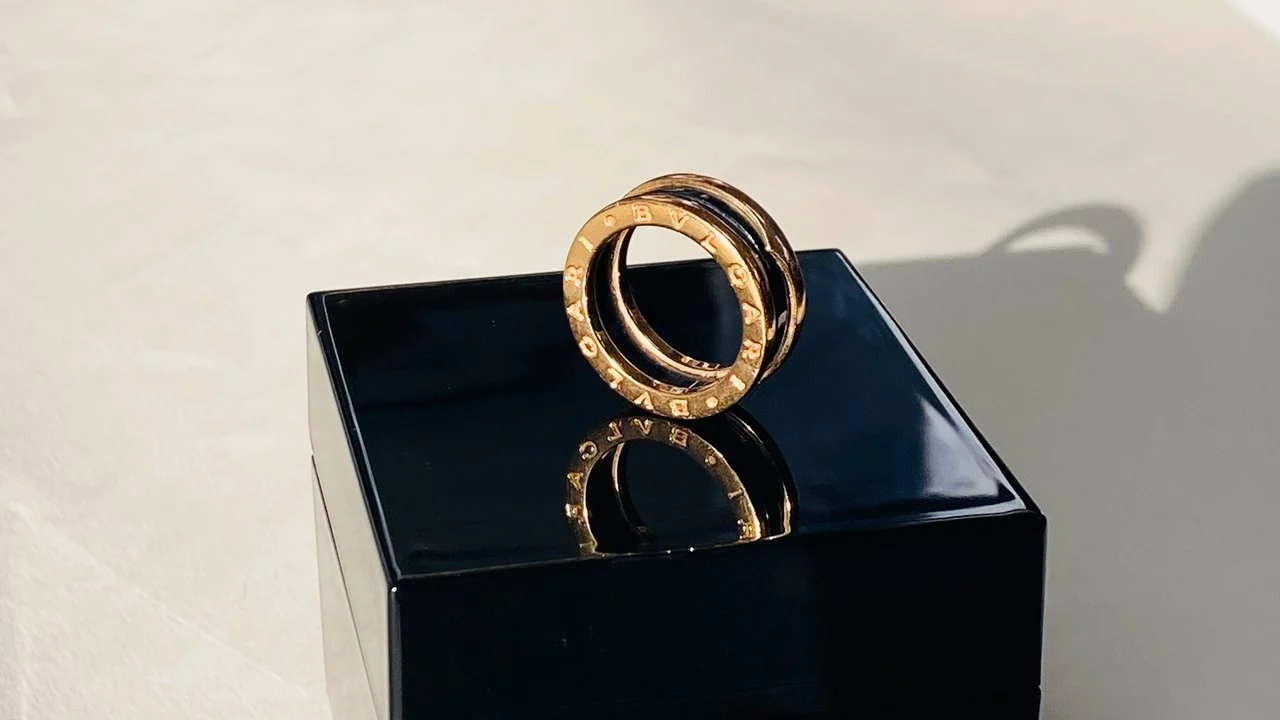 Foto do anel mais famoso da Bulgari, o B.Zero1, a grife acaba de anunciar a criação da Fondazione Bvulgari.
