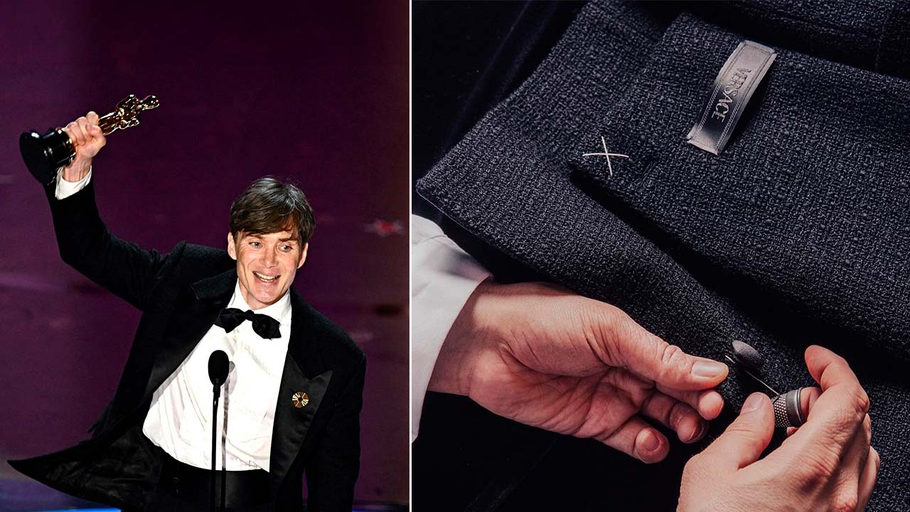 Montagem de duas fotos, sendo uma do ator Cillian Murphy ganhador do Oscar de Melhor Ator 2024 usando um smoking da Versace e outra, ao ladom de uma mão finalizando o blazer usado por ele.