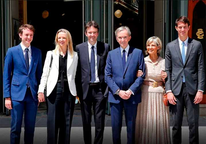 Foto dos herdeiros do LVMH, grupo dono da Louis Vuitton.