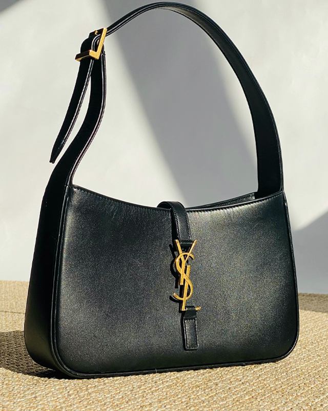 Bolsa Saint Laurent Le 5 à 7. Clique na imagem e confira mais modelos da marca!