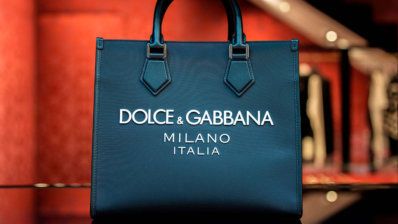 Dolce & Gabbana: 4 Oportunidades Imperdíveis na Super Sale dos Pais!