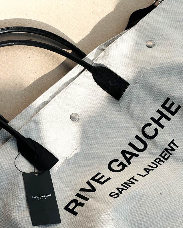 Tote Saint Laurent Rive Gauche. Clique na imagem e confira mais modelos da marca!