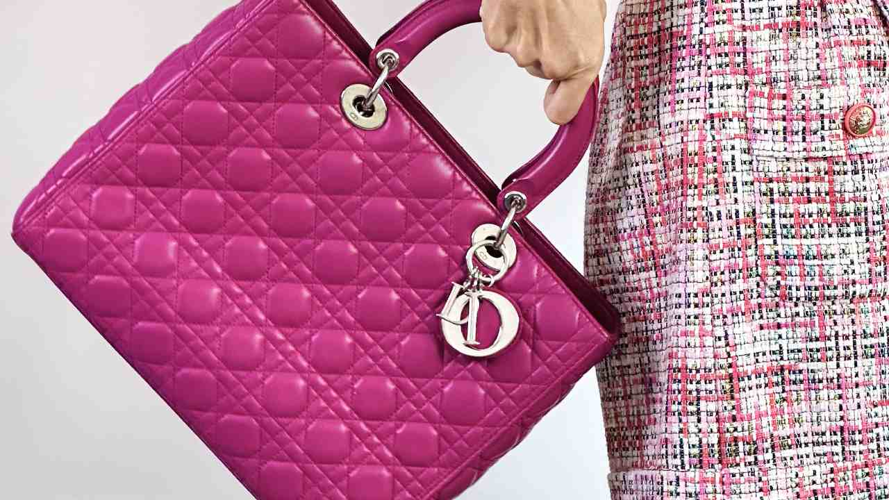 Bolsa Lady Dior. Clique na imagem e confira mais modelos da marca!