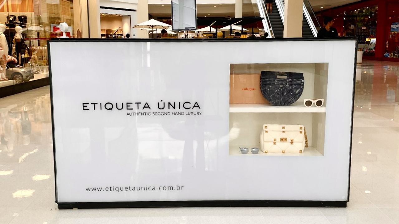 Guide Point do Etiqueta Única no Shopping Iguatemi Brasília. Clique aqui e saiba como desapegar suas peças com o Etiqueta Única!