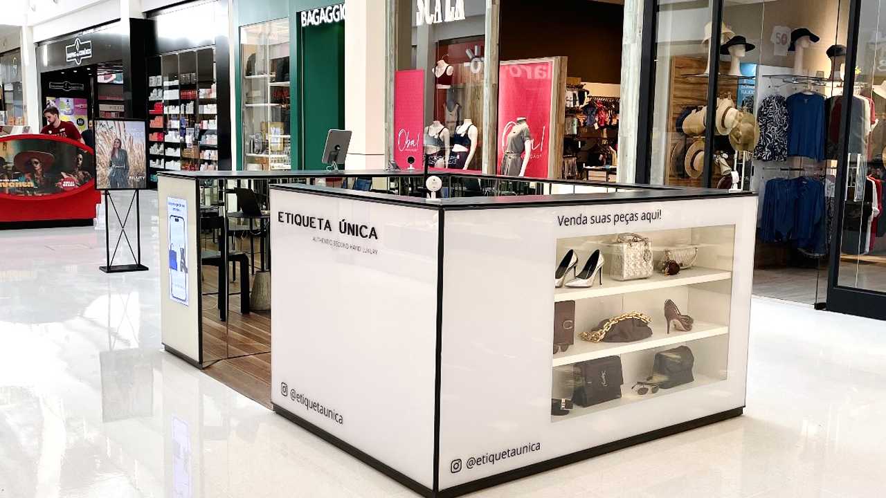 Guide Point do Etiqueta Única no Shopping Iguatemi Brasília. Clique aqui e saiba como desapegar suas peças com o Etiqueta Única!