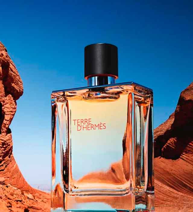 Foto do frasco  um dos perfumes masculinos famosos da Hermès para presentear no dia dos pais.