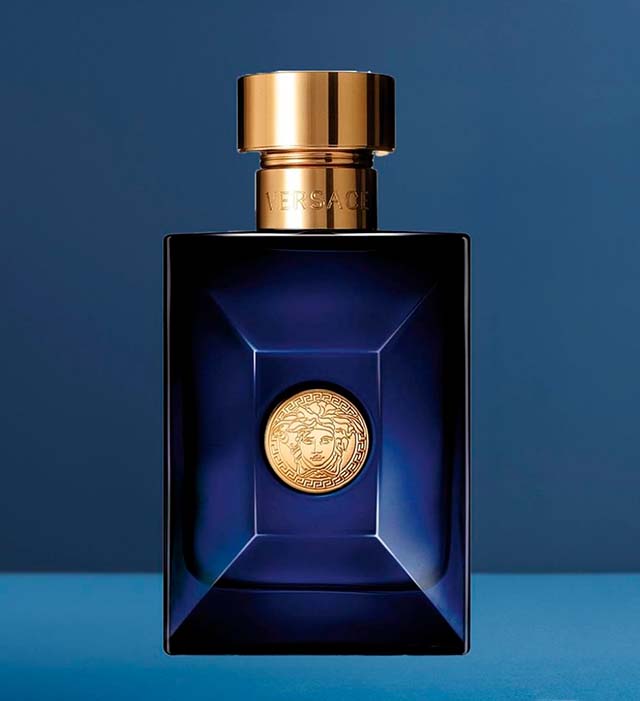 Foto de perfume masculino da versace, post como escolher perfumes famosos para presentear.