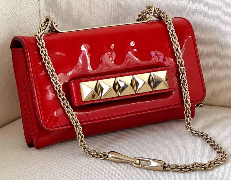 Foto de bolsa Valentino no maior portal second hand do Brasil, o Etiqueta Única.