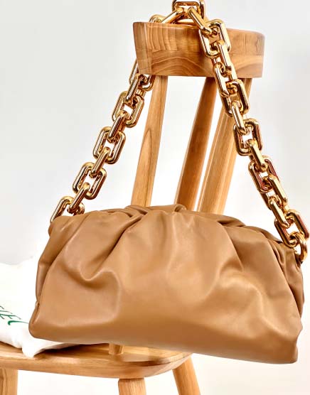 top-marcas-de-moda-de-luxo-na-semana-do-consumo-consciente-bottega-pouch-300924