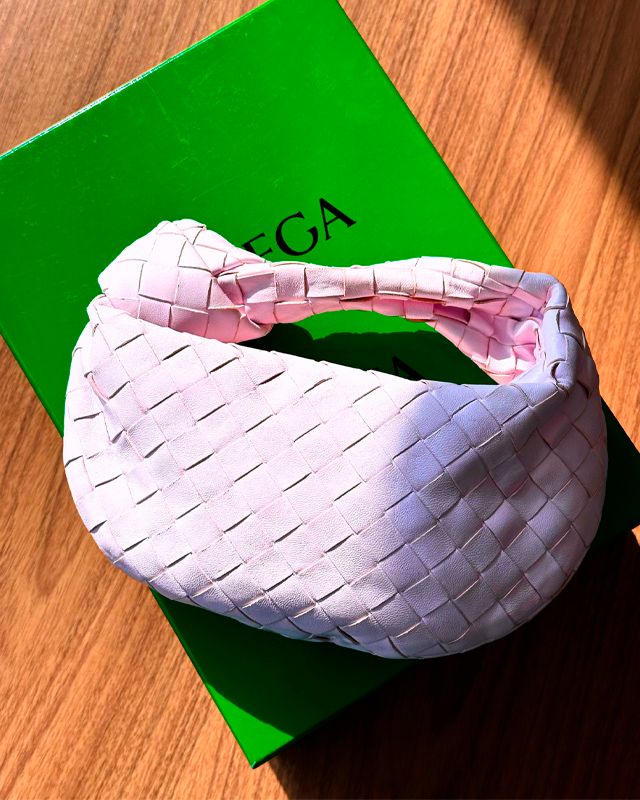 Bolsa Bottega Veneta Jodie. Clique na imagem e confira mais modelos da marca!